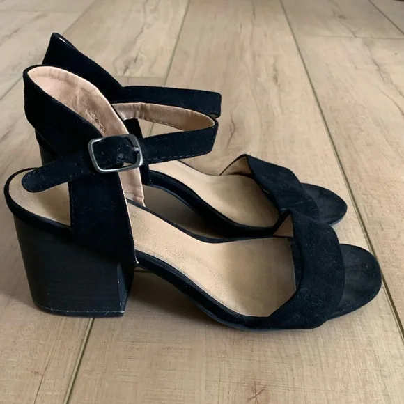Black Strappy Block Heels - Picture 1 of 2